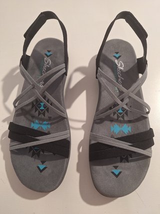 Sandalias  mujer Skechers T-40 Nuevas + Mochila