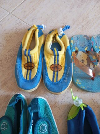 Lote Zapatos Agua y Crocs Niño