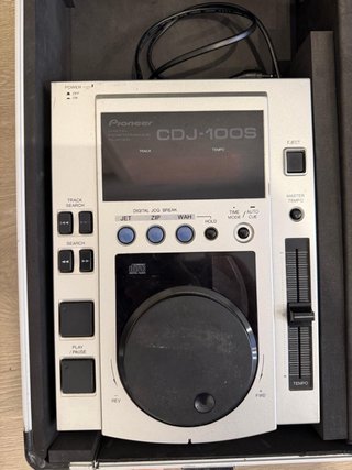 Pareja Pioneer CDJ-100S + Flightcase