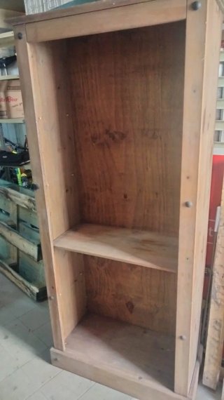 Mueble de madera estilo rústico