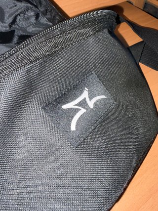 Riñonera AO Hip Bag Negra