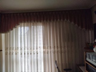 Bando rosa con adornos