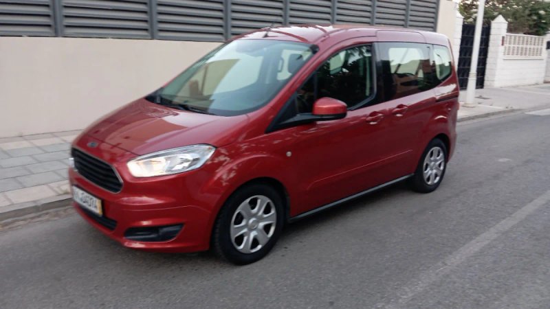Ford Tourneo Courier 2016 - foto 1