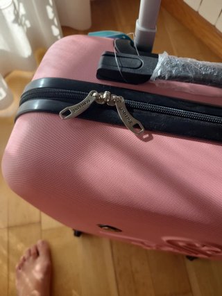 Maleta de cabina con candado y 4 ruedas