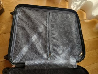 Maleta de cabina con candado y 4 ruedas
