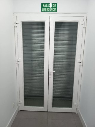 Puerta aluminio reforzado