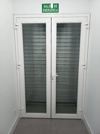 Puerta aluminio reforzado