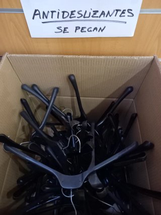 100 Perchas por 20€