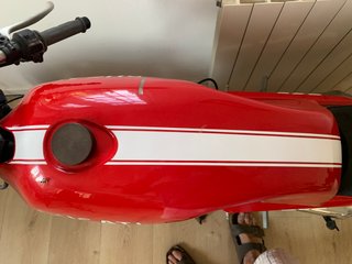 Ducati 500 Desmo Cafe Racer Roja