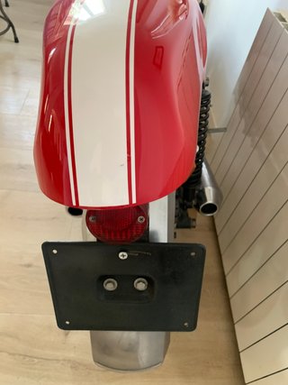 Ducati 500 Desmo Cafe Racer Roja