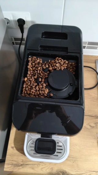Cafetera Cecotec Superautomática Cremmaet Macchia