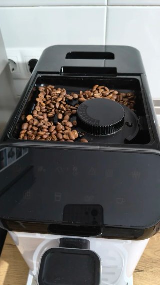 Cafetera Cecotec Superautomática Cremmaet Macchia