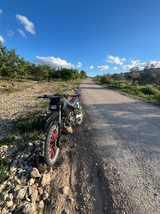 Moto Rieju RR Sport Edition Enduro Negra y Roja
