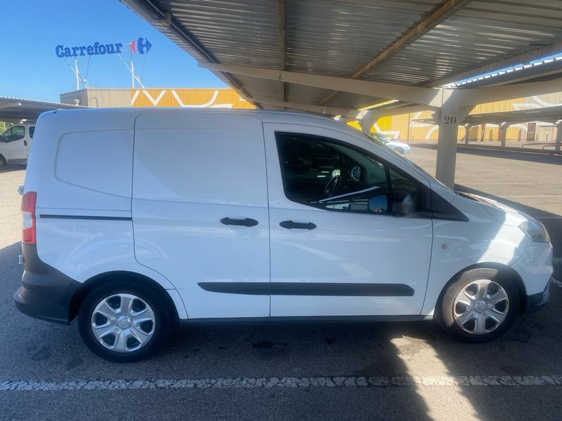 Ford Transit Courier 2018 - foto 1