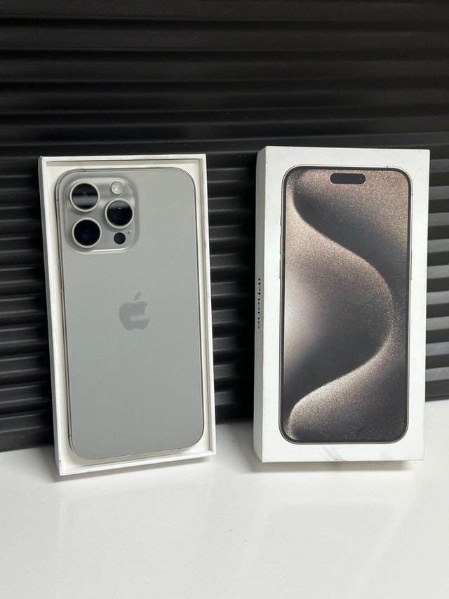 iPhone 15 Pro Max 512 Gris Impecable