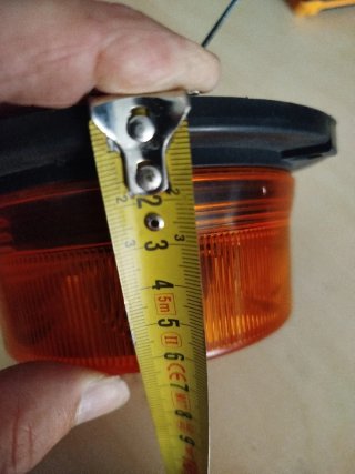 Lampeggiante ribassato per veicoli industriali