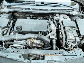 Opel Astra 2011
