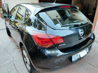 Opel Astra 2011