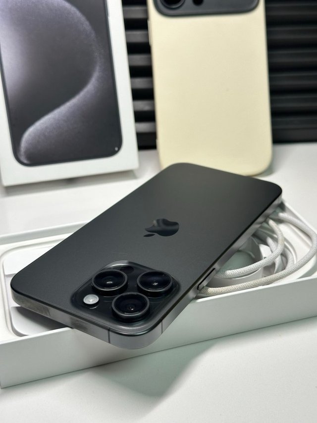 iPhone 15 Pro Max 512GB Negro/Gris