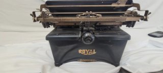 Máquina de escribir Royal 10