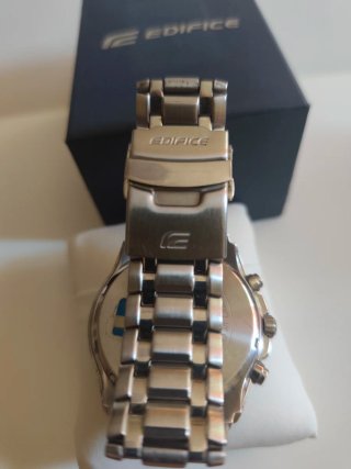 Reloj Casio Edifice Cronógrafo Negro y Plateado