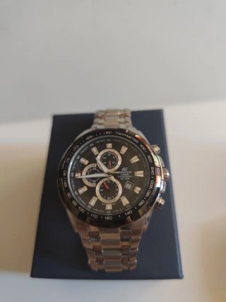 Reloj Casio Edifice Cronógrafo Negro y Plateado