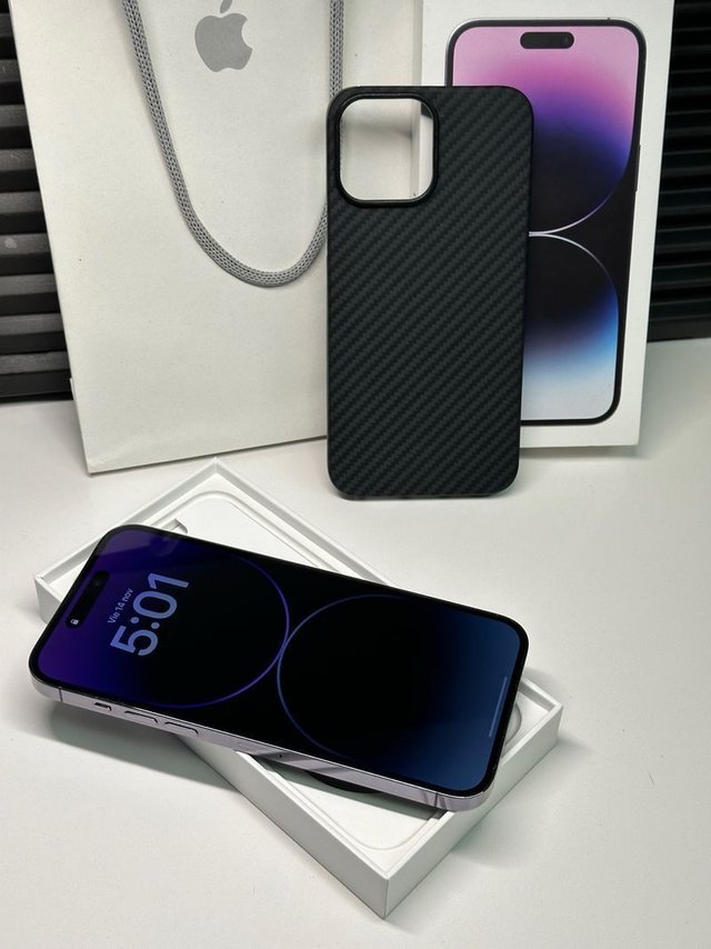 iPhone 14 Pro Max Morado/Plateado