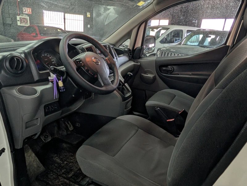 Nissan Evalia 2015, foto 6