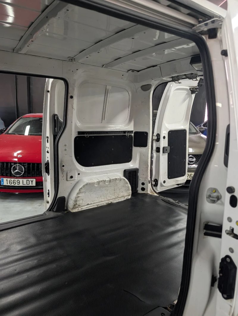 Nissan Evalia 2015, foto 12