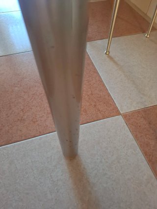 Mesa de cocina con 3 taburetes