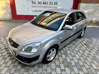 Se Vende KIA Rio 1.6 Pegatina “C”