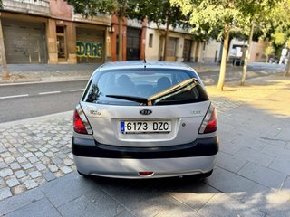 Se Vende KIA Rio 1.6 Pegatina “C”