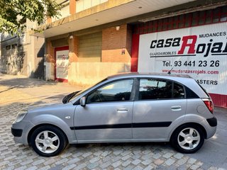 Se Vende KIA Rio 1.6 Pegatina “C”