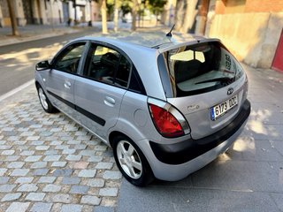Se Vende KIA Rio 1.6 Pegatina “C”
