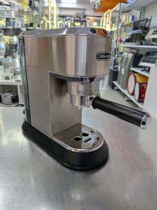 Cafetera Espresso Delonghi Dedica