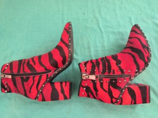 Botines Alma en Pena Animal Print Tachas
