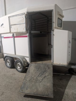 Remolque caballos / van