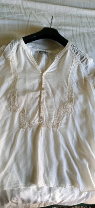 Camicia bianca con pizzo