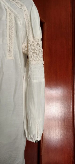 Camicia bianca con pizzo