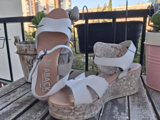 Sandalias de PIEL con cuña marca ABACK