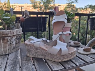 Sandalias de PIEL con cuña marca ABACK