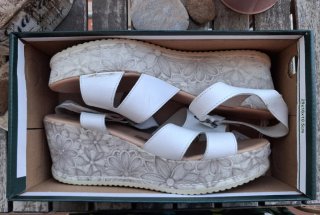 Sandalias de PIEL con cuña marca ABACK