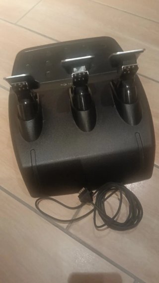 Volante Logitech G29 PS5/PS4 Nuevo y regalo juego