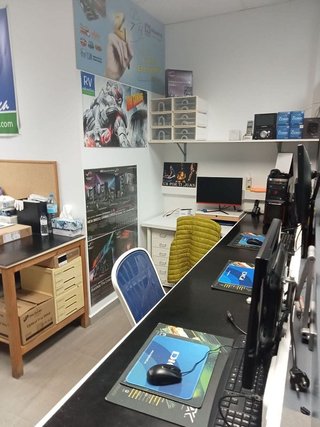 Local comercial en venta en Gavarra en Cornellà de Llobregat