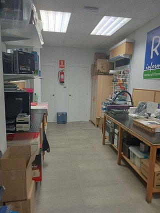 Local comercial en venta en Gavarra en Cornellà de Llobregat