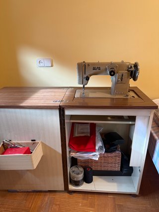 Máquina de coser Alfa 102-500 Hierro