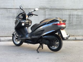 Suzuki Burgman 200 CC del año 2013 con solo 27.775