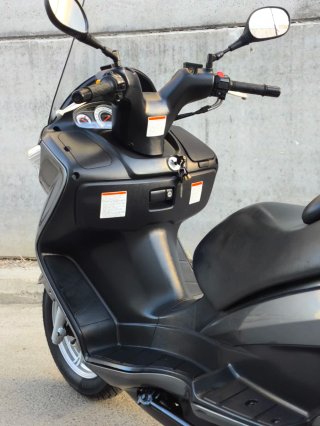 Suzuki Burgman 200 CC del año 2013 con solo 27.775