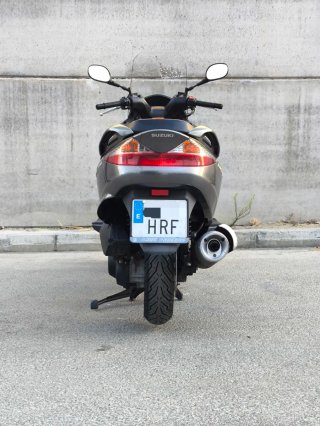 Suzuki Burgman 200 CC del año 2013 con solo 27.775