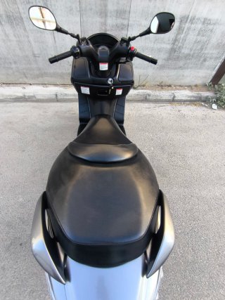 Suzuki Burgman 200 CC del año 2013 con solo 27.775